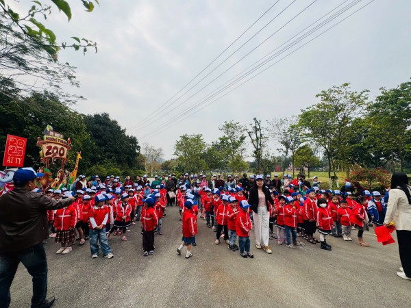 HOẠTĐỘNG TRẢI NGHIỆM CỦA CÁC CHÁU MN DIỄN THÀNH NGÀY 02/04/2025