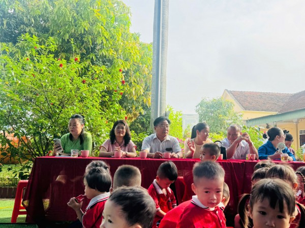 LỄ TỔNG KẾT NĂM HỌC 2024-2025     Năm học 2024-2025 của cô và trò Trường Mầm non Diễn Thành  đang dần khép lại với rất nhiều cảm xúc. Hôm nay, trường Mầm Non  long trọng tổ chức Lễ Tổng kết năm học với mong muốn mang đến cho các con niềm vui, sự tự h