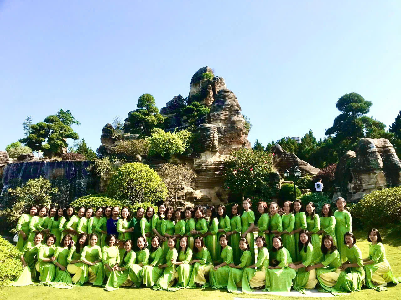 z5909076374842 d547fc5688f1a8c52f36fead24285689