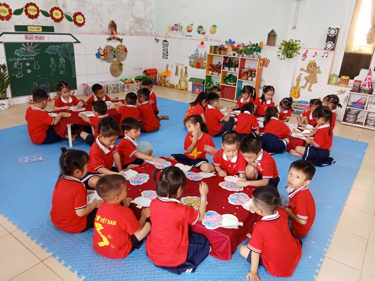 HOẠT ĐỘNG  TRẢI NGHIỆM NGÀY HỘI 20/10