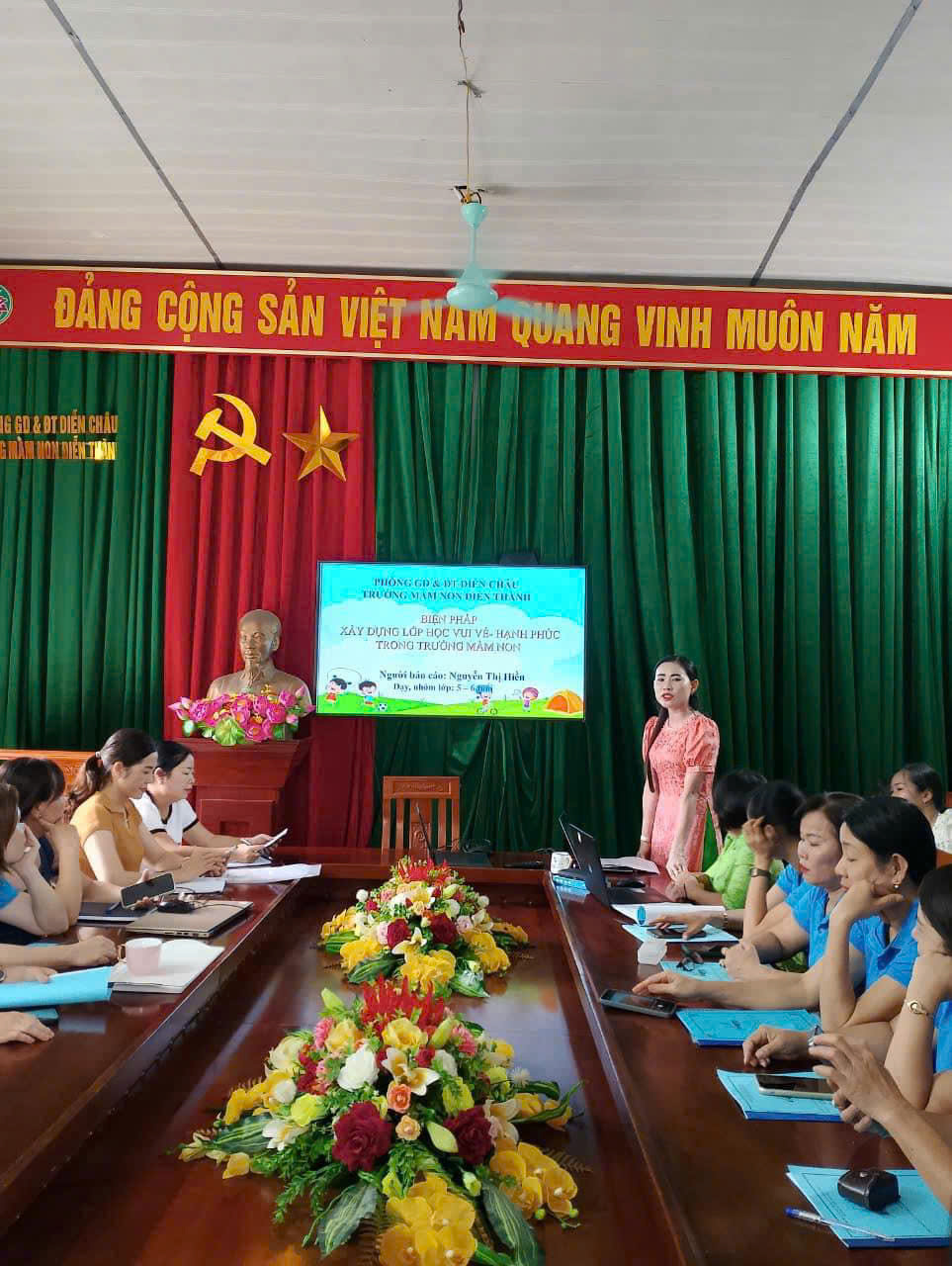 Giáo viên Trình bày