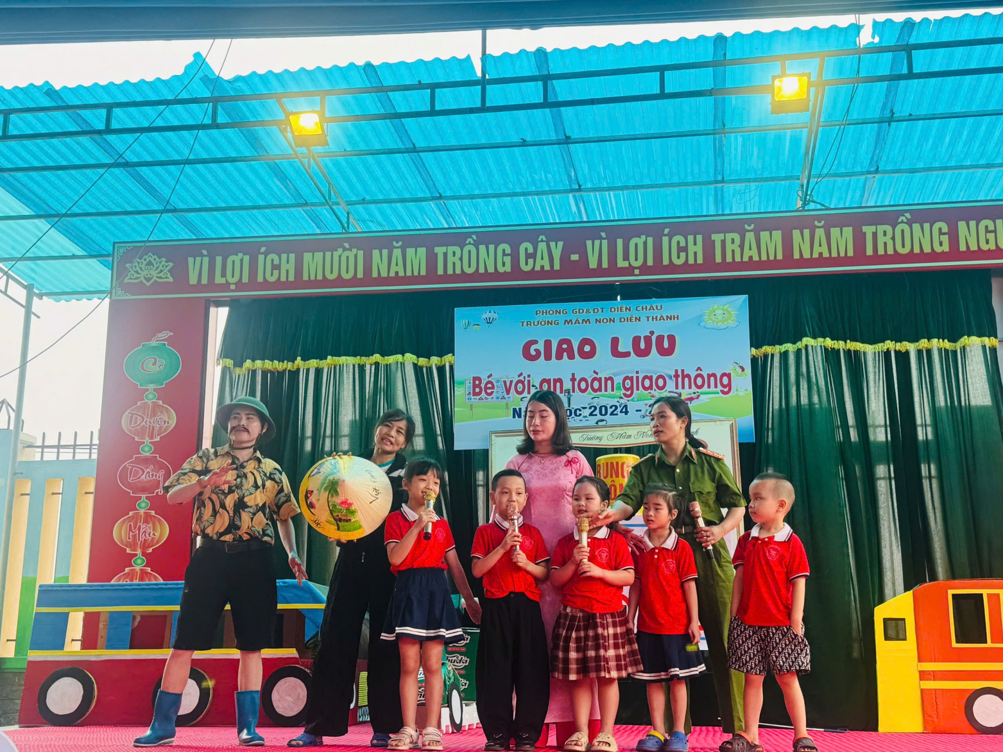 Tiểu phẩm phối kết hợp với phụ huynh